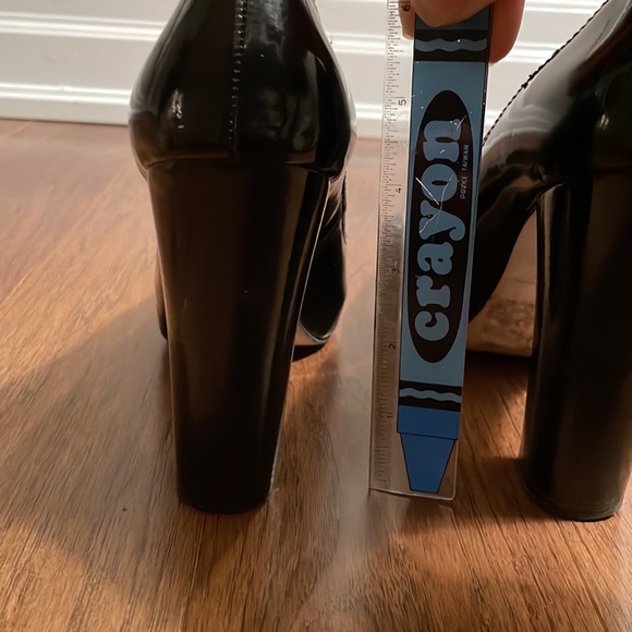 Michael Kors Patent Leather platform pumps US10 - Picture 6 of 8